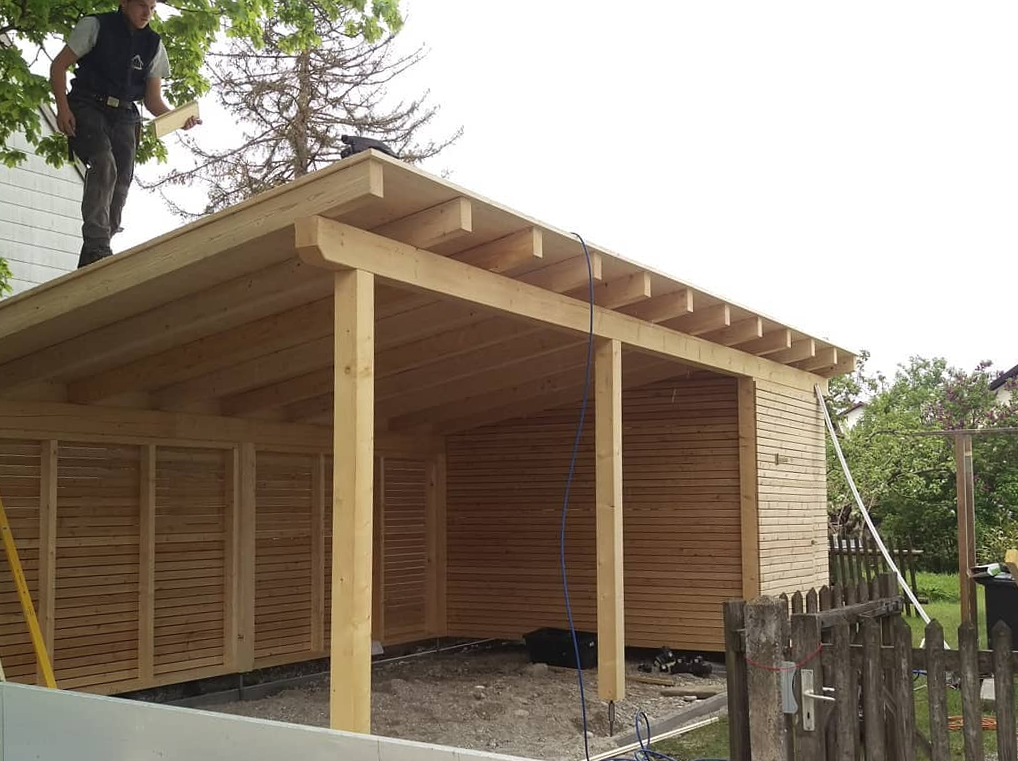 Carport aus Holz, gebaut von Holzbau Bosch