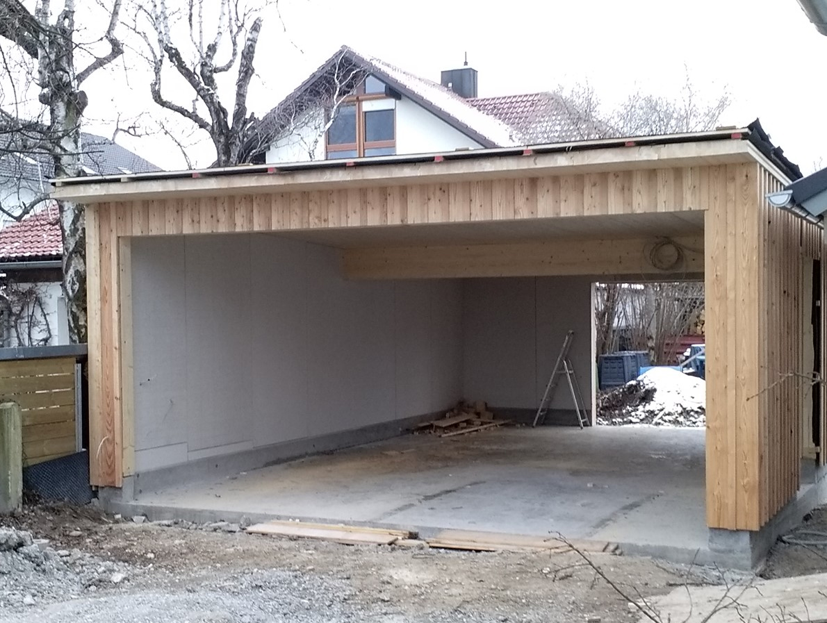 Holzgarage, errichtet von Holzbau Bosch