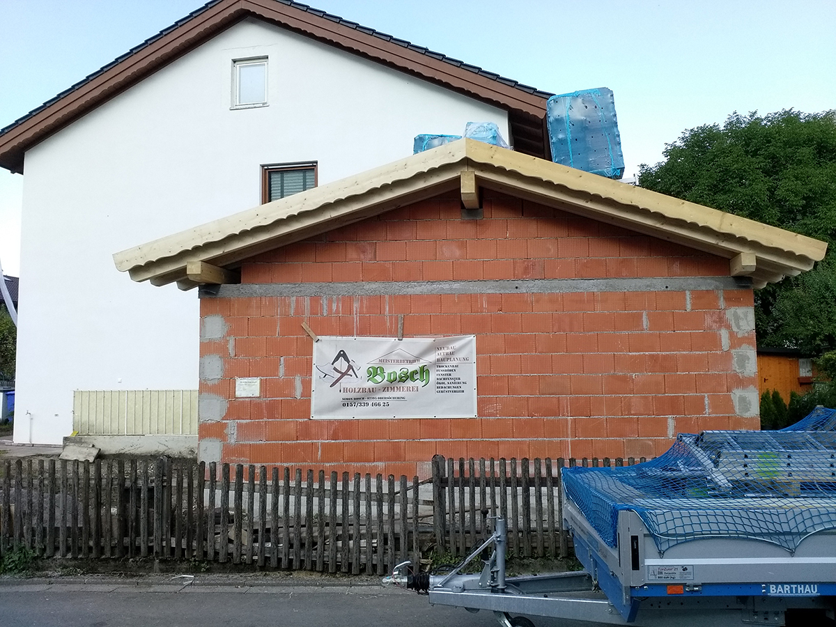Dachkonstruktion einer Garage von Holzbau Bosch