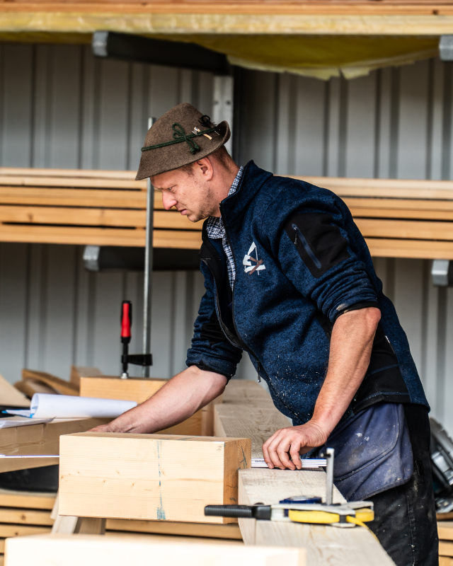Zimmerer bei Holzbau Bosch in Obersöchering