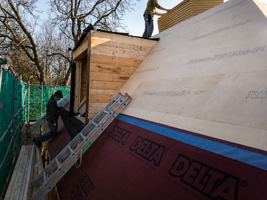 Individuell gefertigte Dachgaube aus Holz